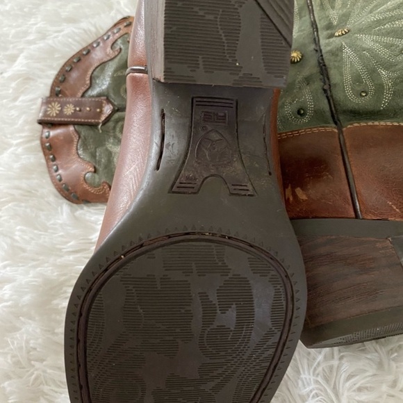 Ariat women’s leather & sage boots - Picture 6 of 9